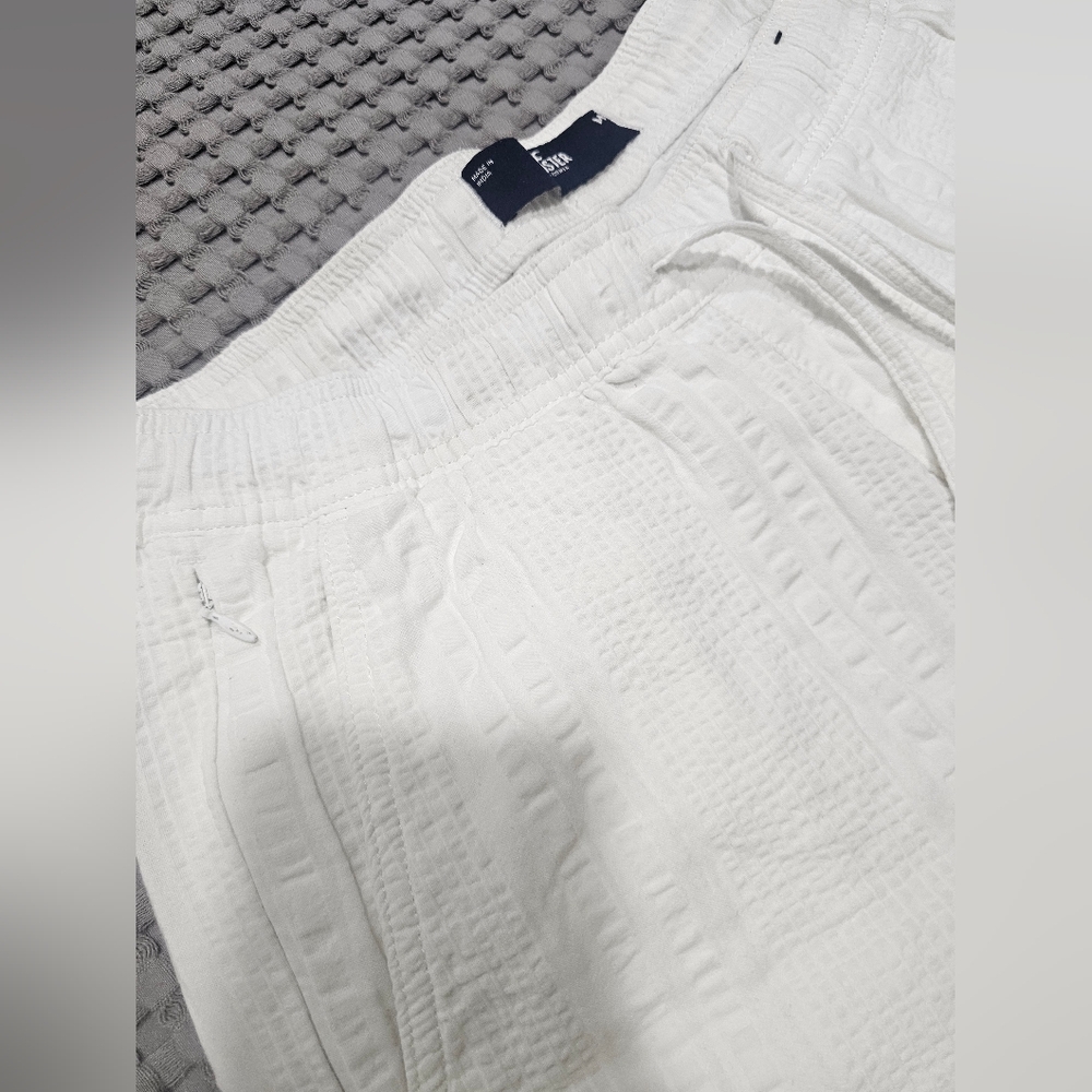 Hollister White Textured Shorts Men’s Medium – Casual Summer - Picture 3 of 4